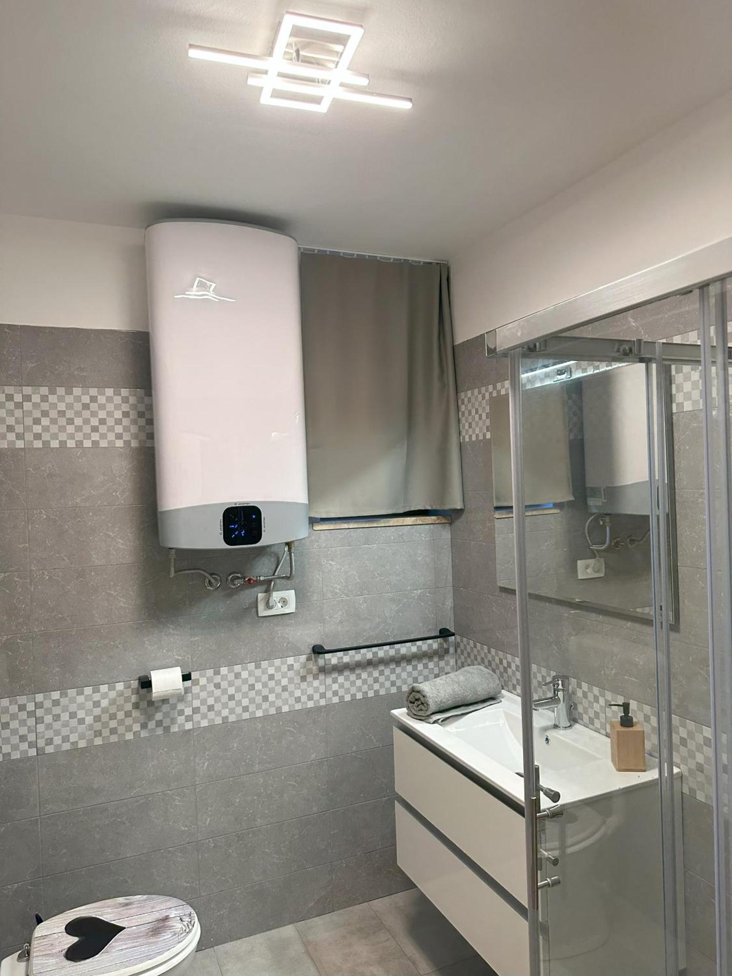 Apartma Anze Samec Dobravlje Buitenkant foto