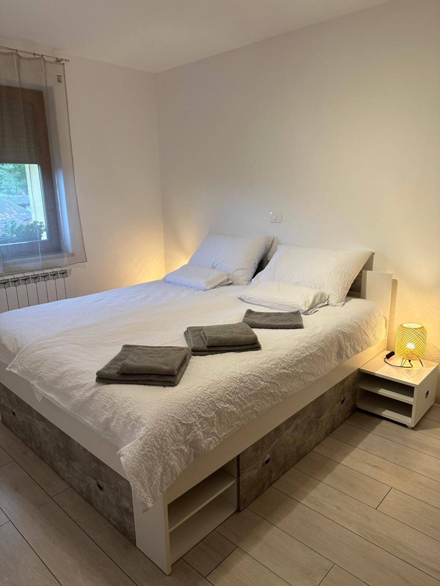 Apartma Anze Samec Dobravlje Buitenkant foto